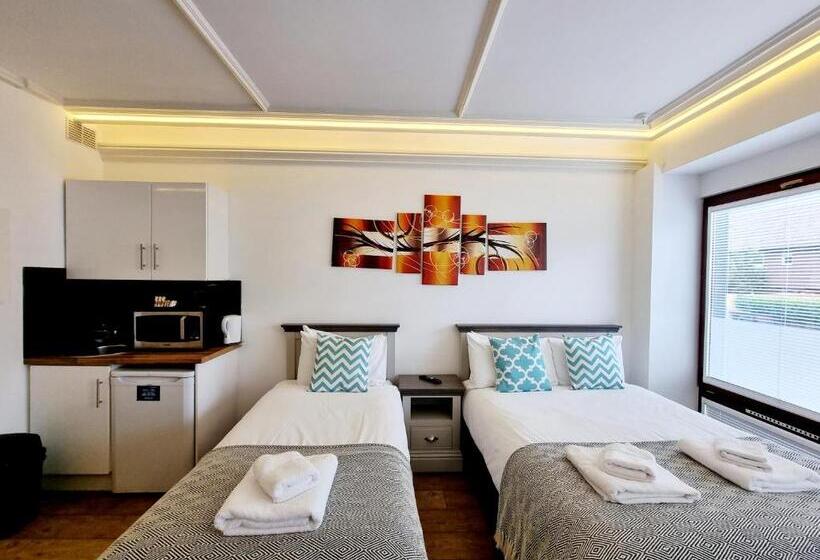 غرفة قياسية ثلاثية, London Stay Apartments