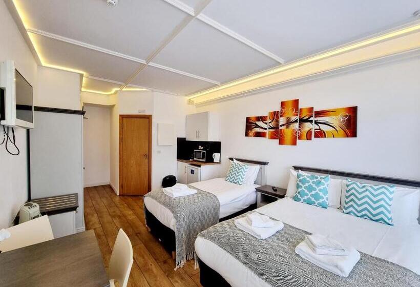 غرفة قياسية ثلاثية, London Stay Apartments