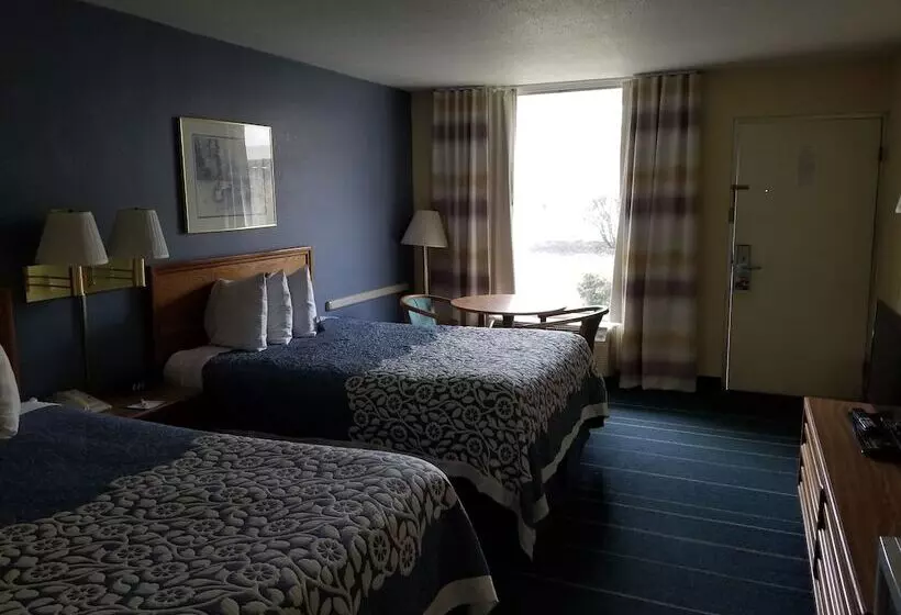 ２ダブルベッドのスタンダードルーム, Days Inn By Wyndham South Hill