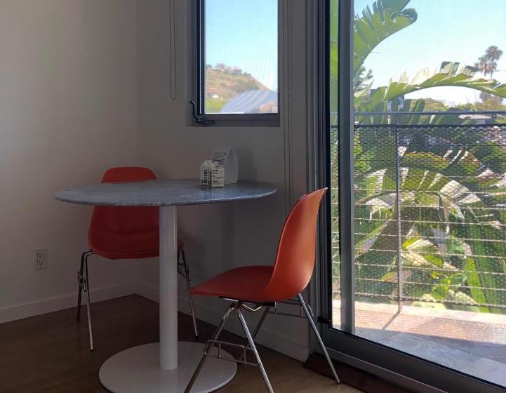 Номер Deluxe, The M Malibu