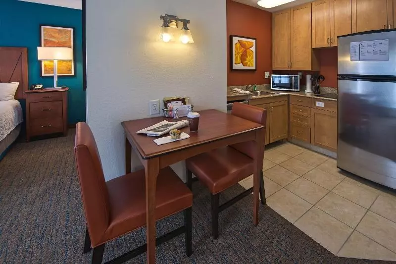 キングサイドベッドのスタンダードワンルーム, Residence Inn By Marriott Fayetteville Cross Creek