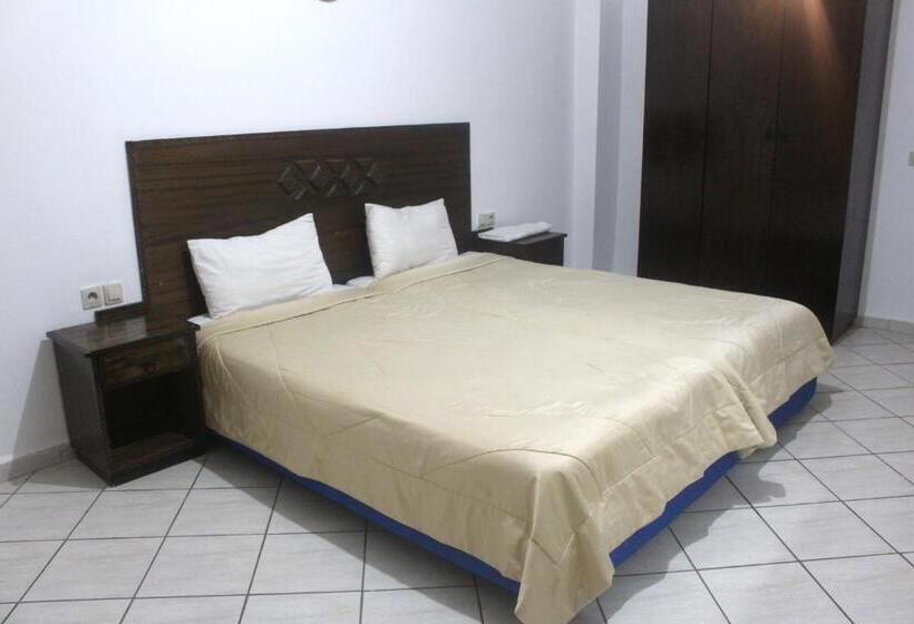 家庭公寓, Nomad Spirit Hotel & Surfcamp