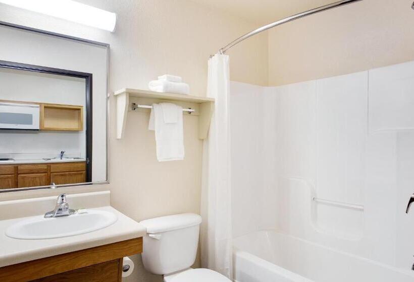 스탠다드 스튜디오, Woodspring Suites Odessa