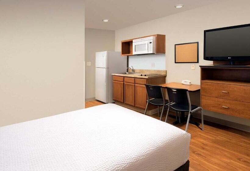 스탠다드 스튜디오, Woodspring Suites Odessa