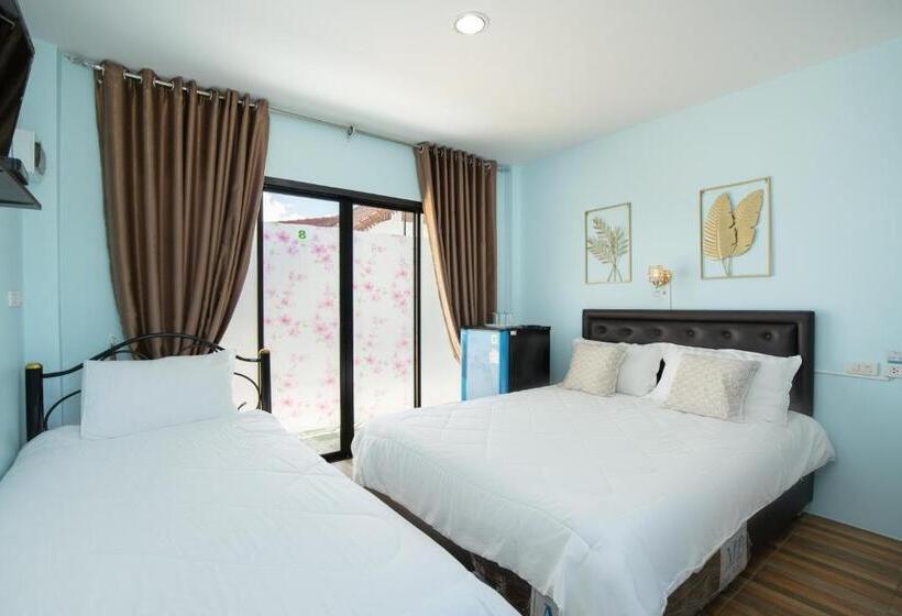 Quarto Triplo Estandar, Brown Home Sattahip @ 19