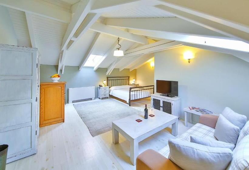 جناح عائلي, Arethousa