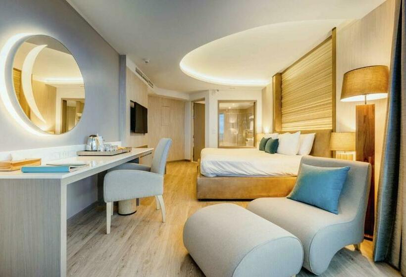 اتاق لوکس با چشم‌انداز دریا, Cape Dara Resort