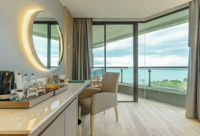 اتاق لوکس با چشم‌انداز دریا, Cape Dara Resort