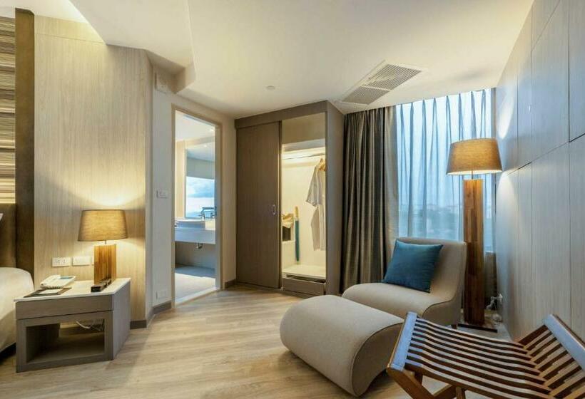 اتاق لوکس با چشم‌انداز دریا, Cape Dara Resort