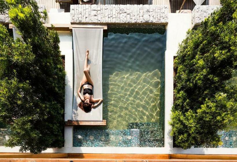 سوئیت کلاب, Cape Dara Resort