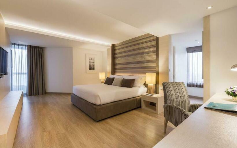 سوییت خانوادگی, Cape Dara Resort