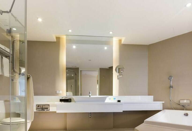 اتاق لوکس با چشم‌انداز دریا, Cape Dara Resort