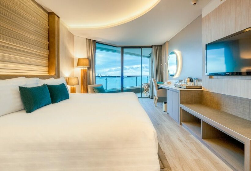 اتاق لوکس با چشم‌انداز دریا, Cape Dara Resort