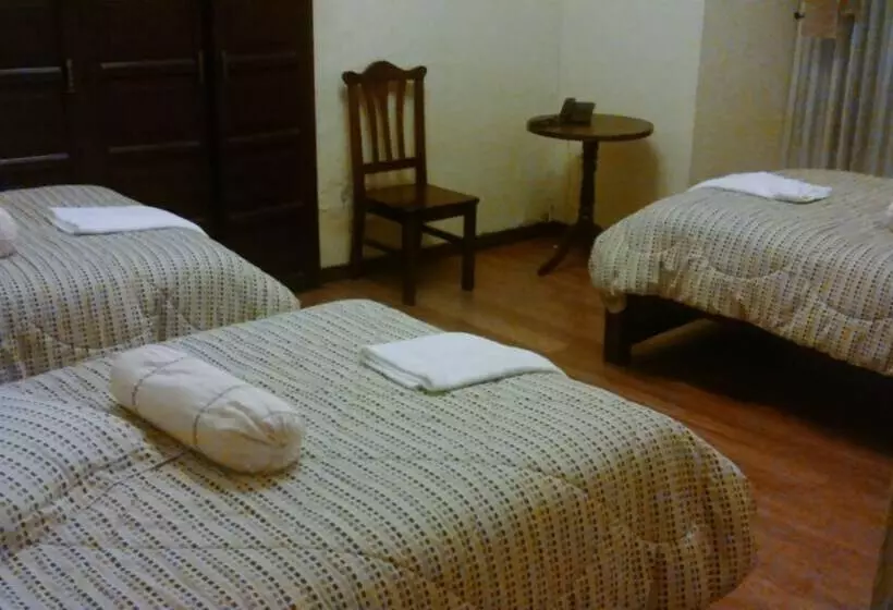 اتاق استاندارد چهار تخته, Catedral Internacional