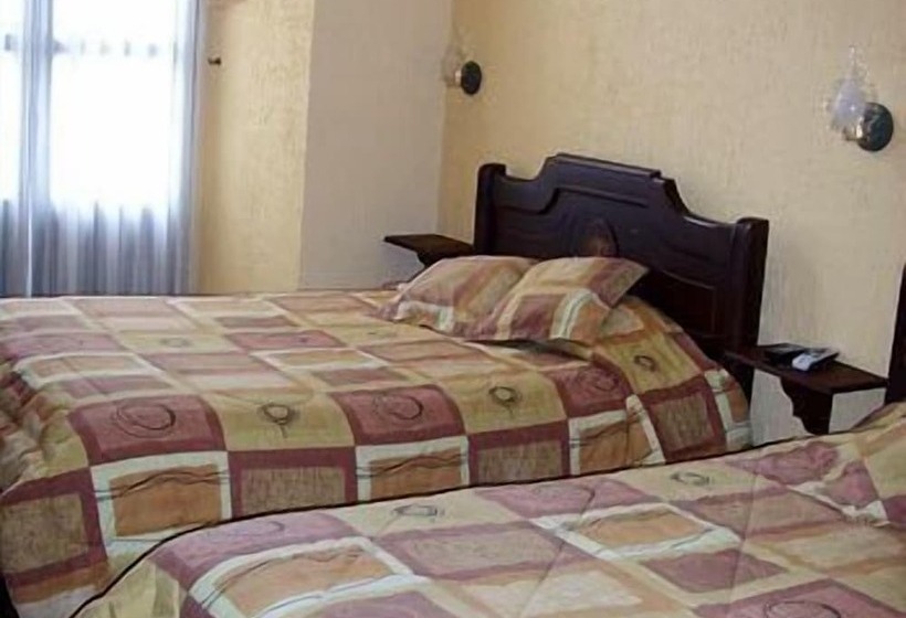 اتاق استاندارد چهار تخته, Catedral Internacional