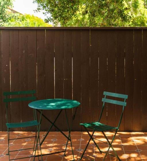 חדר דחוקס עם מיטת קינג, Hummingbird Inn