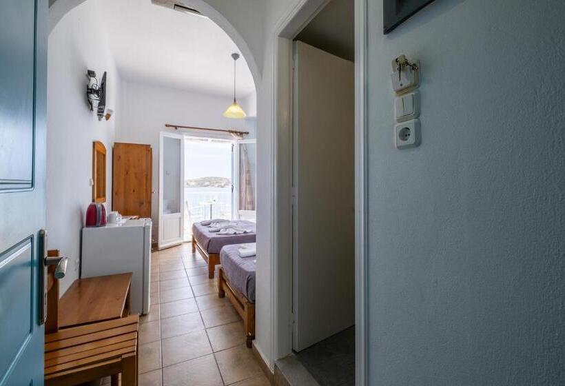 Triple Room Sea View, Livadia