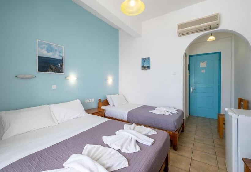 Triple Room Sea View, Livadia