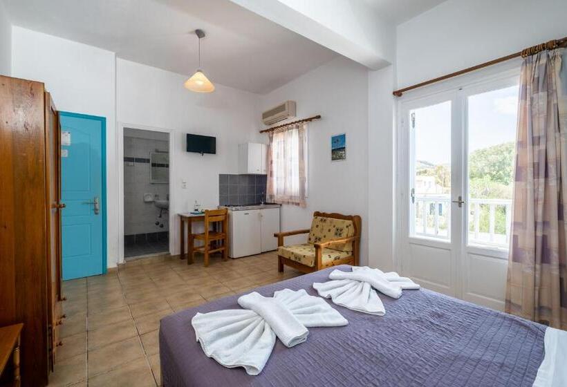 סטודיו סטנדרט עם מרפסת, Livadia