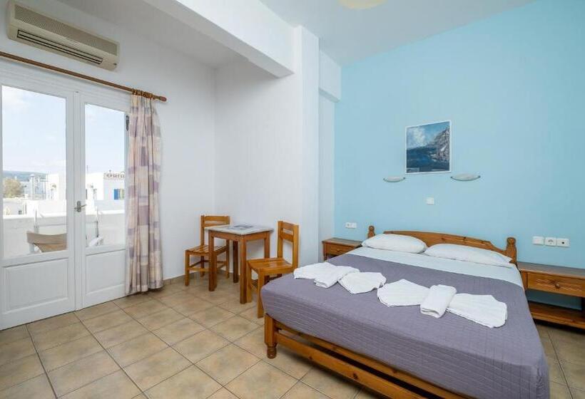 דירת שני חדרים עם מרפת, Livadia