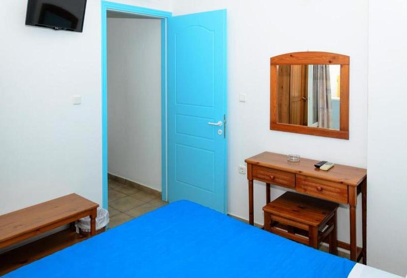 דירת שני חדרים עם מרפת, Livadia