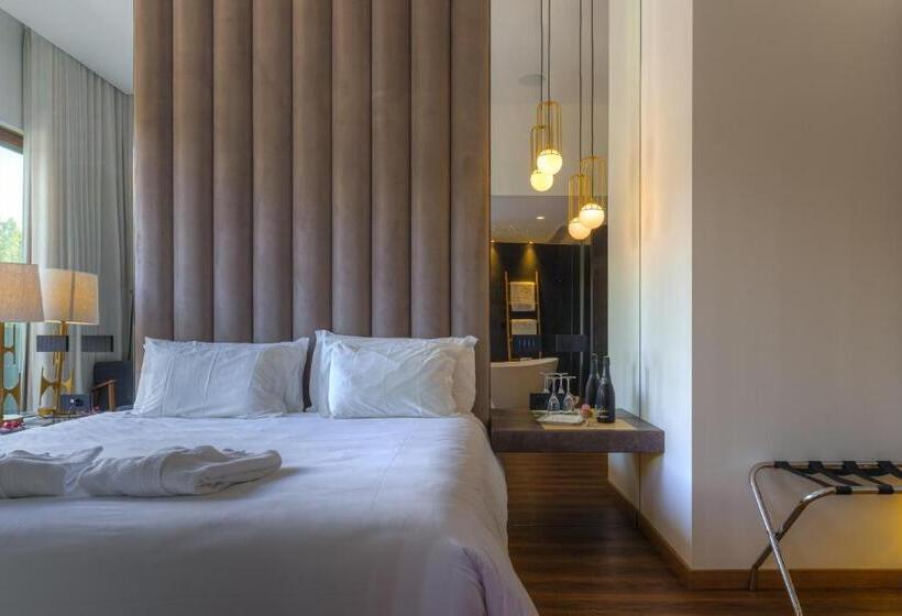 جناح مزود بحمام سباحة, Rural Vale Do Rio