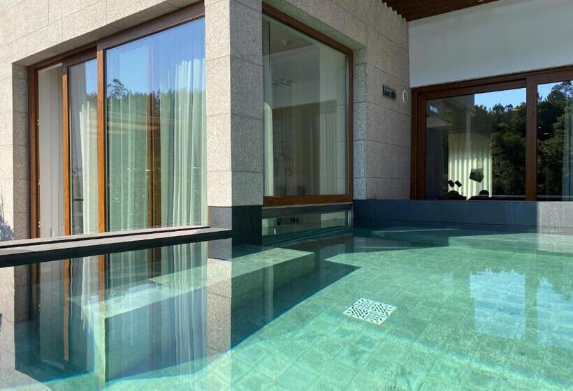 جناح مزود بحمام سباحة, Rural Vale Do Rio