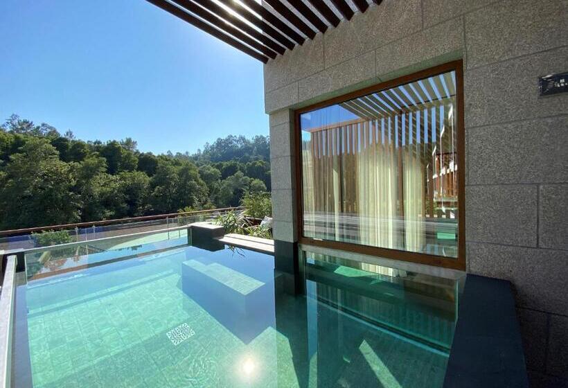 جناح مزود بحمام سباحة, Rural Vale Do Rio