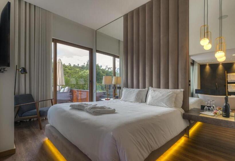 جناح مزود بحمام سباحة, Rural Vale Do Rio