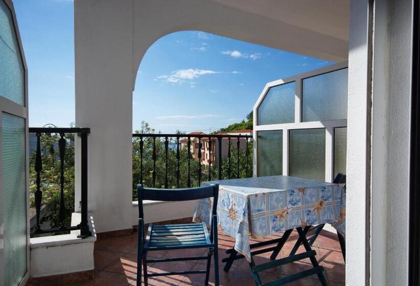 اتاق استاندارد با بالکن, Studios Nelli Alonissos