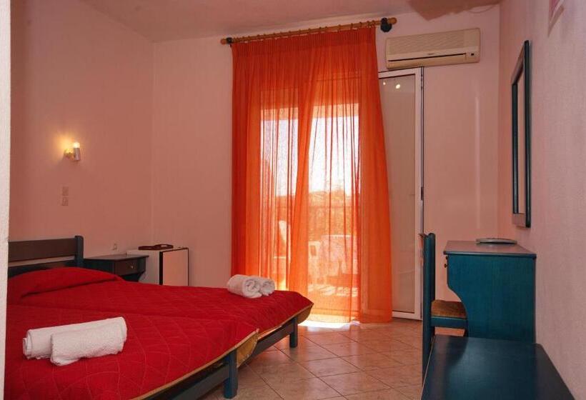 اتاق استاندارد با بالکن, Studios Nelli Alonissos