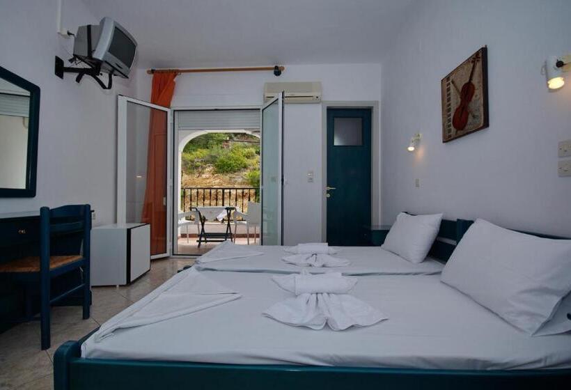 اتاق عادی, Studios Nelli Alonissos