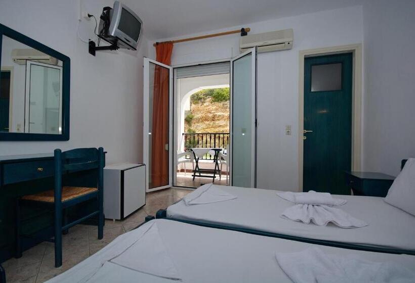 اتاق عادی, Studios Nelli Alonissos