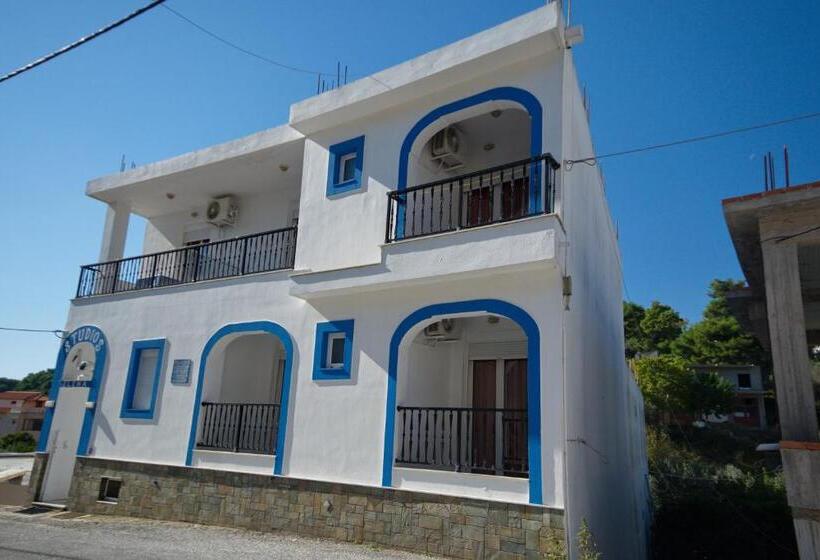 اتاق عادی, Studios Nelli Alonissos