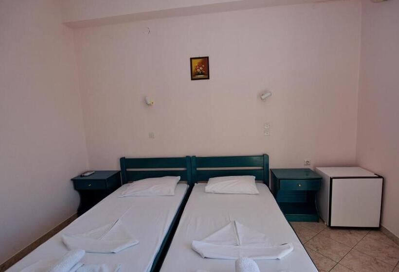 اتاق عادی, Studios Nelli Alonissos