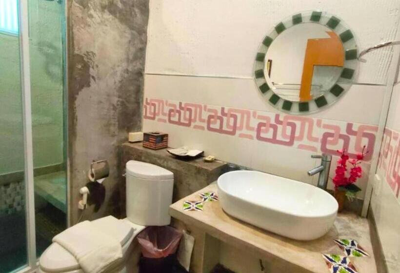 جناح جونيور مطلّ علي البحر, Vartika Resovilla Kuiburi Beach Resort And Villas