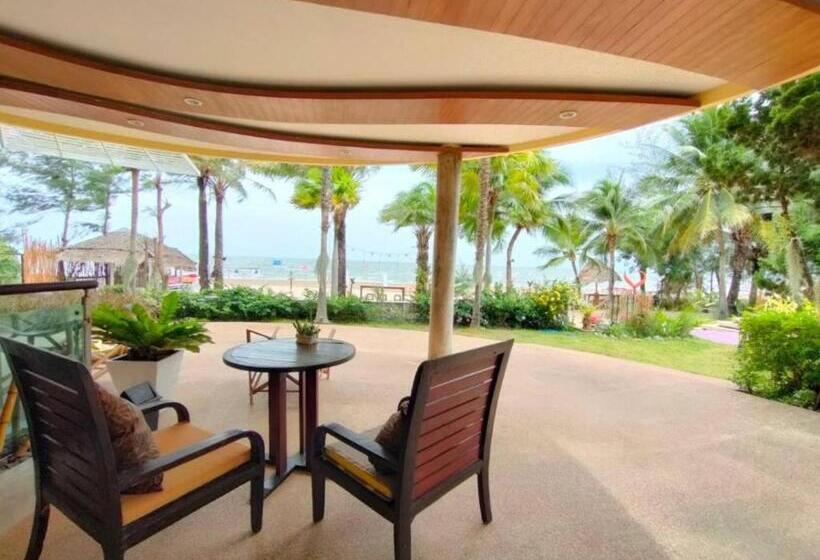 جناح جونيور مطلّ علي البحر, Vartika Resovilla Kuiburi Beach Resort And Villas