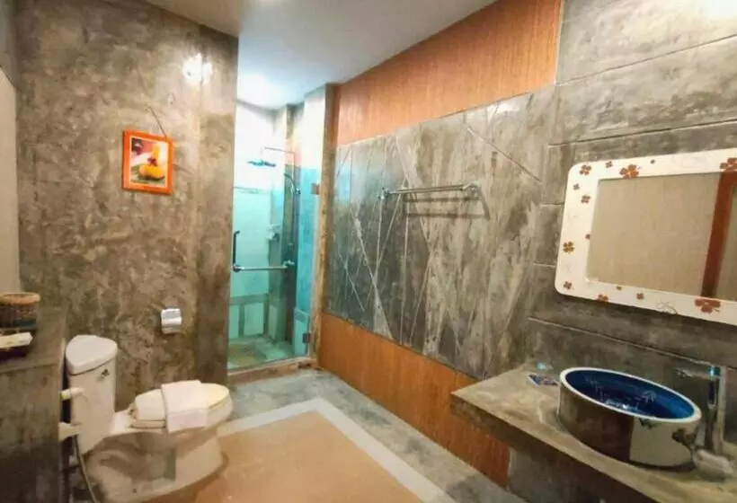 ガーデンビューデラックスルーム, Vartika Resovilla Kuiburi Beach Resort And Villas
