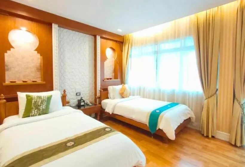 ガーデンビューデラックスルーム, Vartika Resovilla Kuiburi Beach Resort And Villas