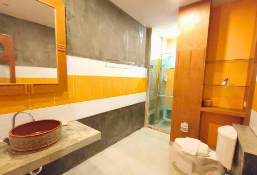 غرفة ديلوكس مطلّة علي الحديقة, Vartika Resovilla Kuiburi Beach Resort And Villas