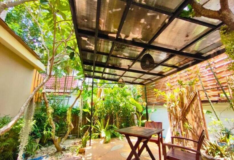 فيلا غرفة نوم واحدة مطلة على الحديقة, Vartika Resovilla Kuiburi Beach Resort And Villas