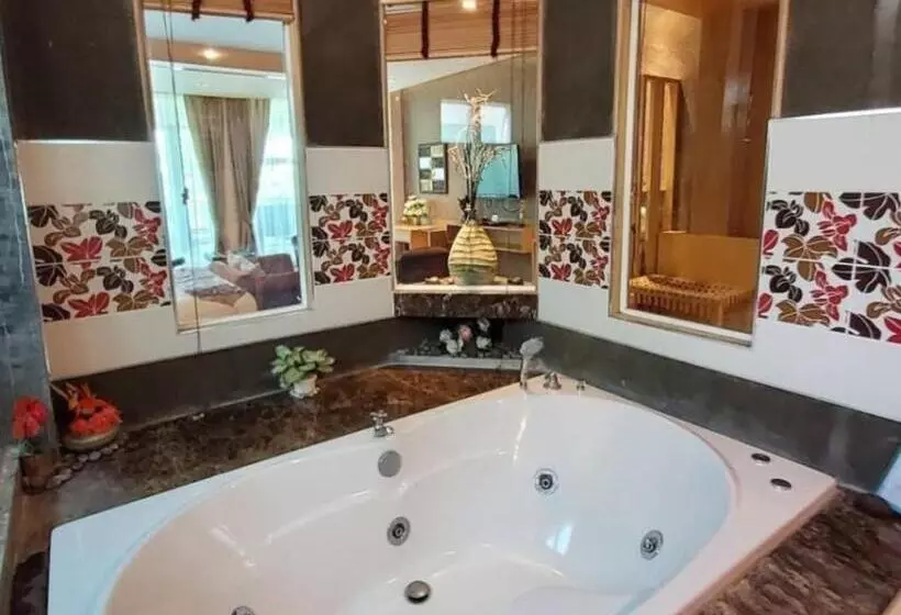 エクゼクティブスイート, Vartika Resovilla Kuiburi Beach Resort And Villas