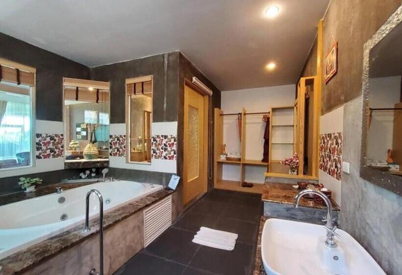 جناح إدارى, Vartika Resovilla Kuiburi Beach Resort And Villas