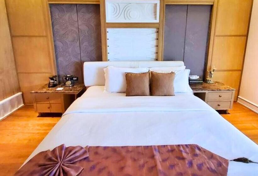 جناح إدارى, Vartika Resovilla Kuiburi Beach Resort And Villas