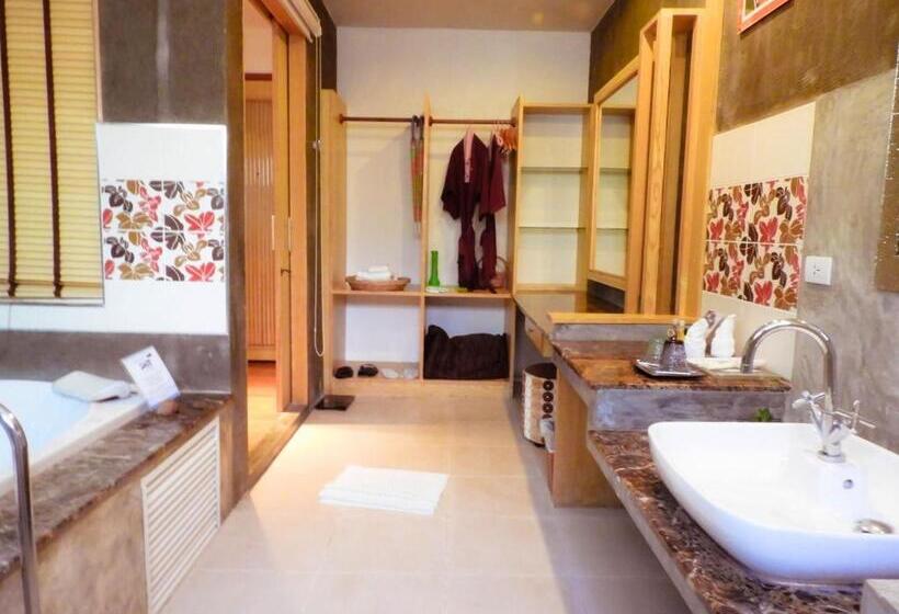 جناح إدارى, Vartika Resovilla Kuiburi Beach Resort And Villas