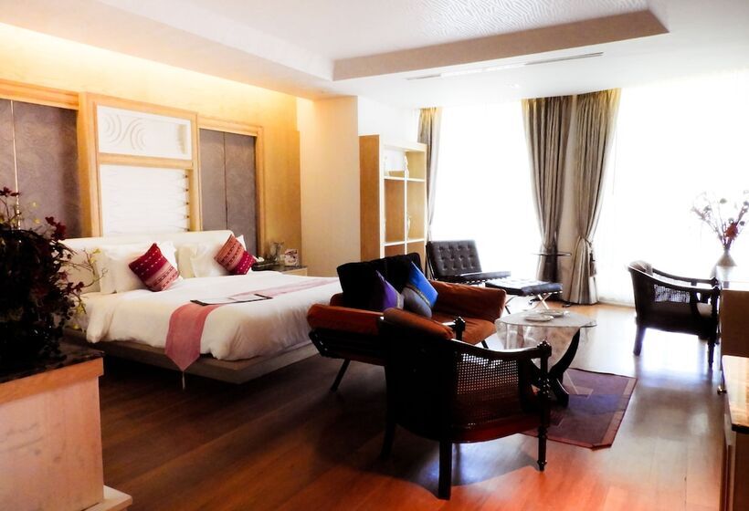 جناح إدارى, Vartika Resovilla Kuiburi Beach Resort And Villas