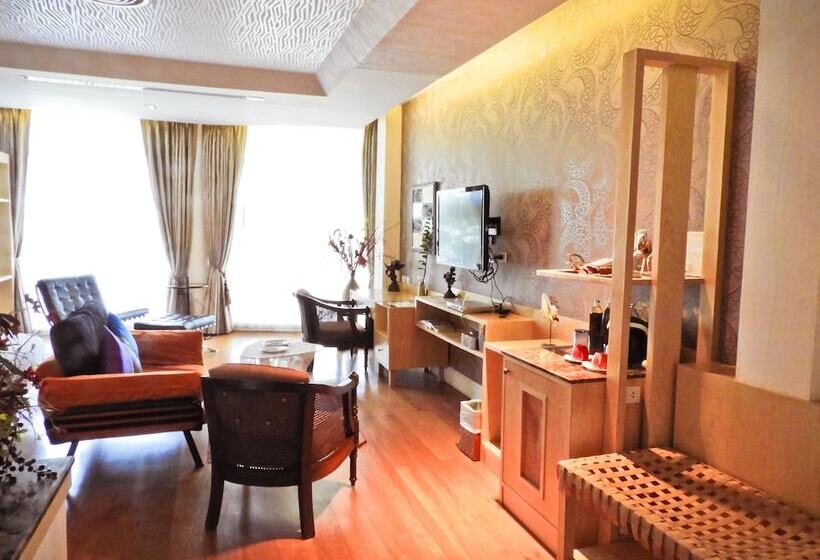 جناح إدارى, Vartika Resovilla Kuiburi Beach Resort And Villas