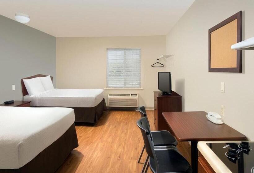 带2个双人床的标准工作室, Woodspring Suites Topeka