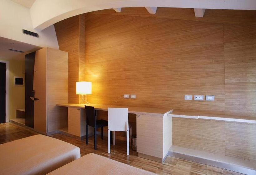 اتاق سوپریور, Allegria