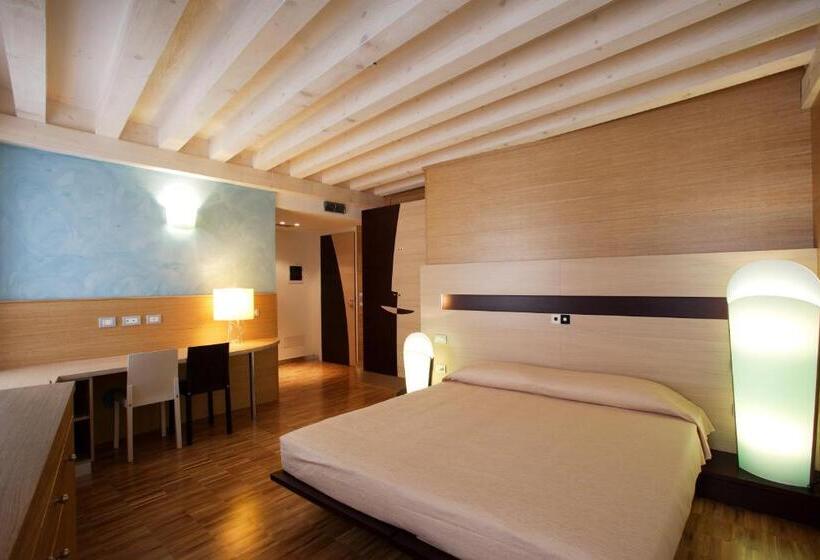 اتاق سوپریور, Allegria